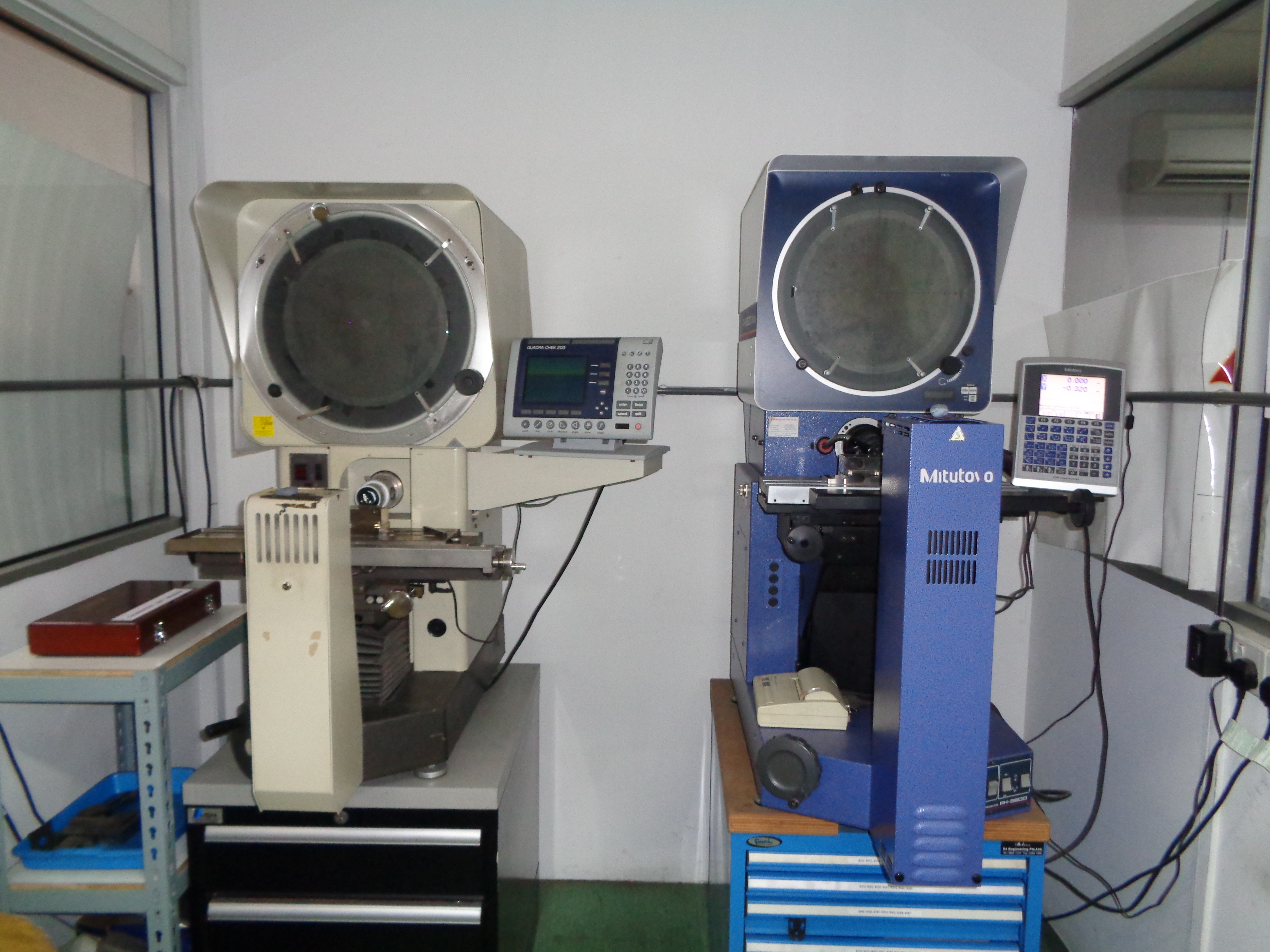 Profile Projector